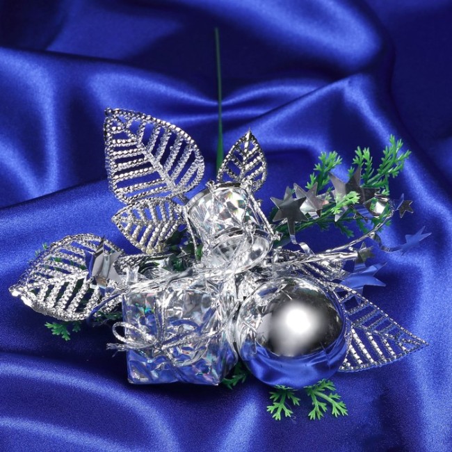Декор "Зимняя сказка" шарик бубенчик подарок,15 см, серебро