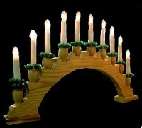 Свечи на деревянной подставке BIE1010